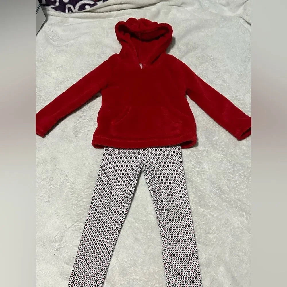 Carter’s Toddler Girls 2 piece set - size 3T